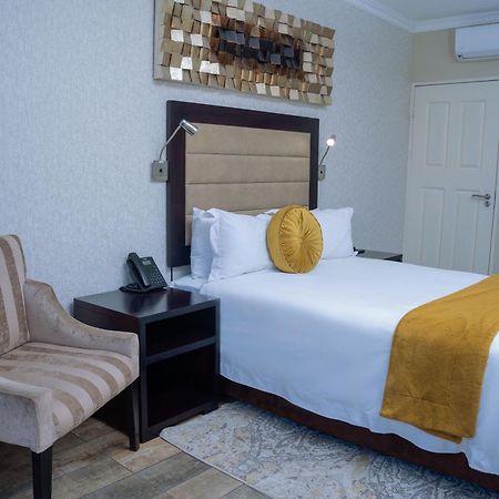 Q'S Boutique Stay Standerton Luaran gambar