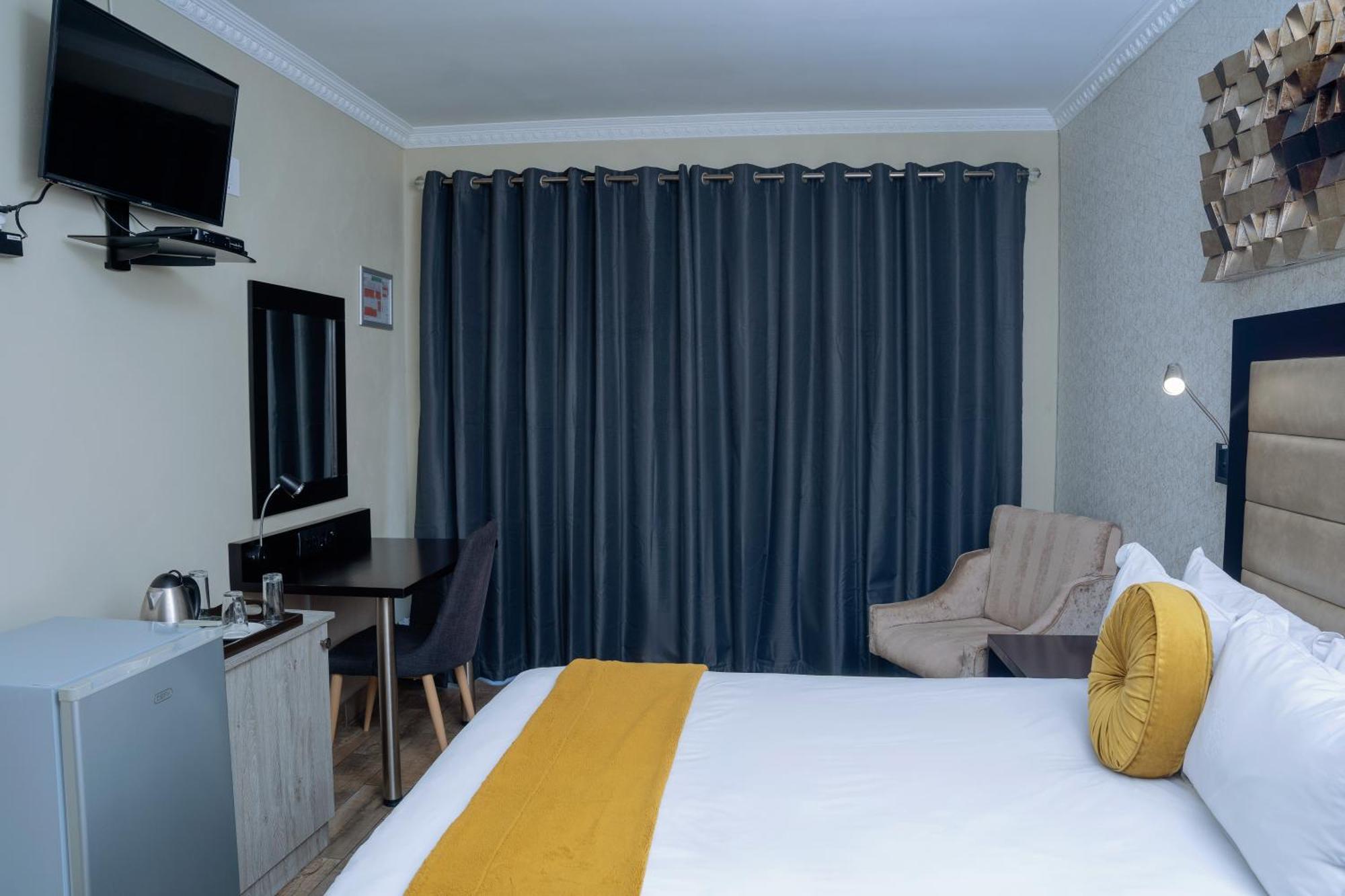Q'S Boutique Stay Standerton Luaran gambar