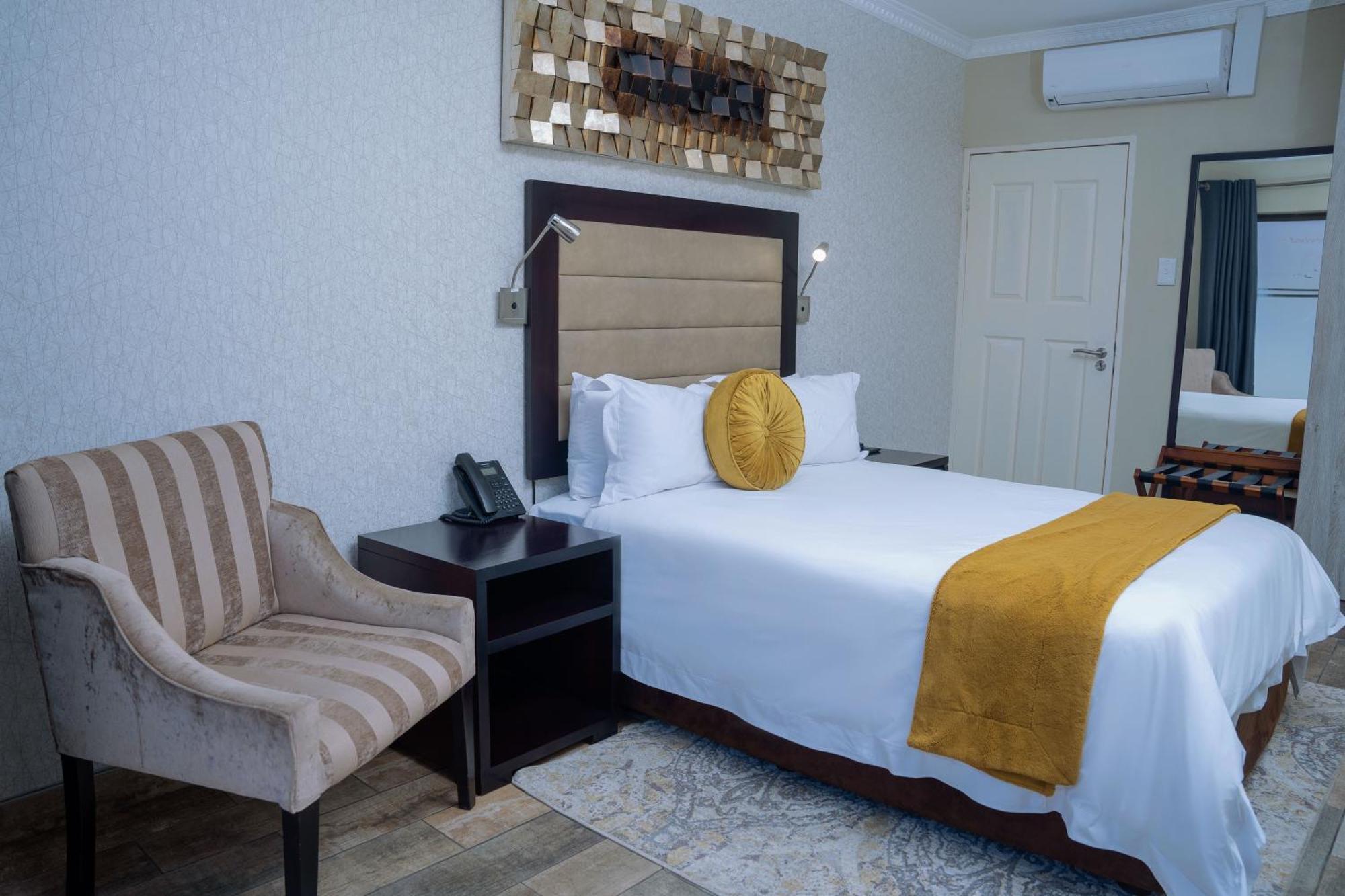 Q'S Boutique Stay Standerton Luaran gambar